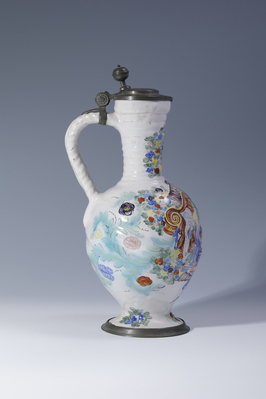 A. 8397
<br/>
Enghalskanne mit der Darstellung der Hochzeit zu Kana
<br/>
<em>Glüer, Justus Alexander Ernst</em>