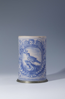 A. 8399
<br/>
Walzenkrug mit Friedenstaube
<br/>
<em>Rössel, Justinus</em>