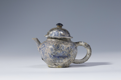 A. 8483
<br/>
Teekanne
<br/>
<em>Fayencemanufaktur Nürnberg</em>