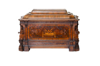 H. 6675
<br/>
Zunftlade der Würzburger Schreiner
<br/>
<em>Tietz, Ferdinand</em>