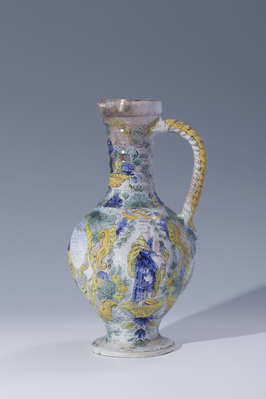 S. 8431
<br/>
Enghalskanne
<br/>
<em>Fayencemanufaktur Nürnberg</em>