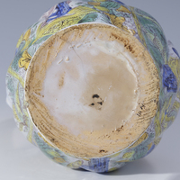 S. 8431
<br/>
Enghalskanne
<br/>
<em>Fayencemanufaktur Nürnberg</em>